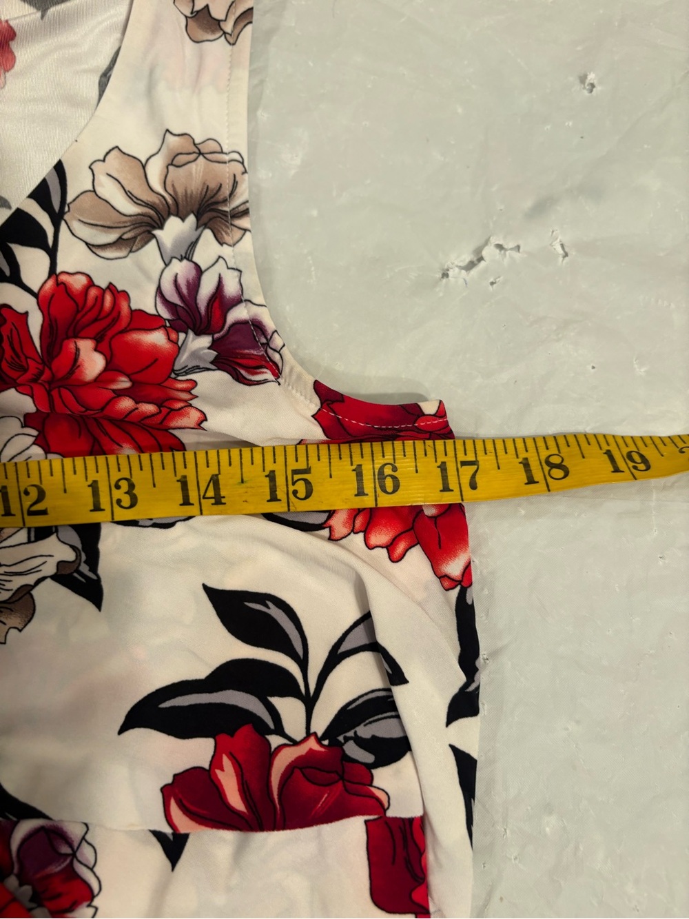 White House Black Market Black Label Floral-Print Top with Red Accents size M - Picture 5 of 8